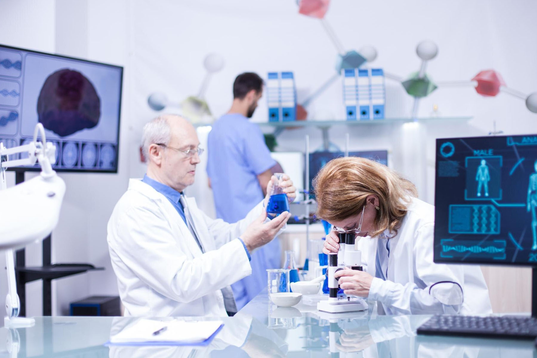 شرایط و ضوابط عمومی نحوه کار در آزمایشگاه پزشکی